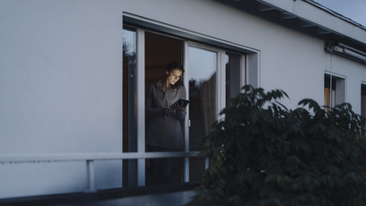 Frau mit Tablet